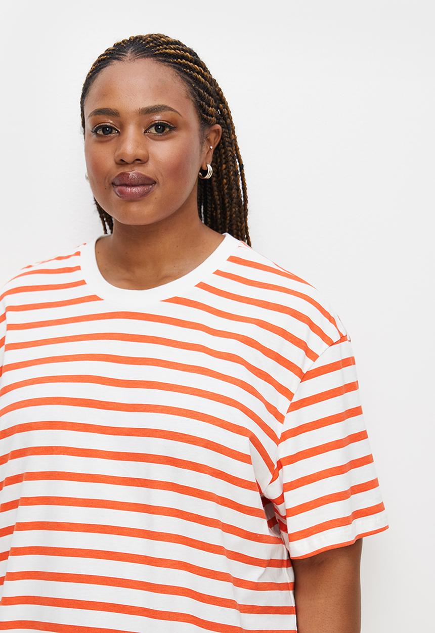 Superbalist - Basic crew aop tee - fiesta