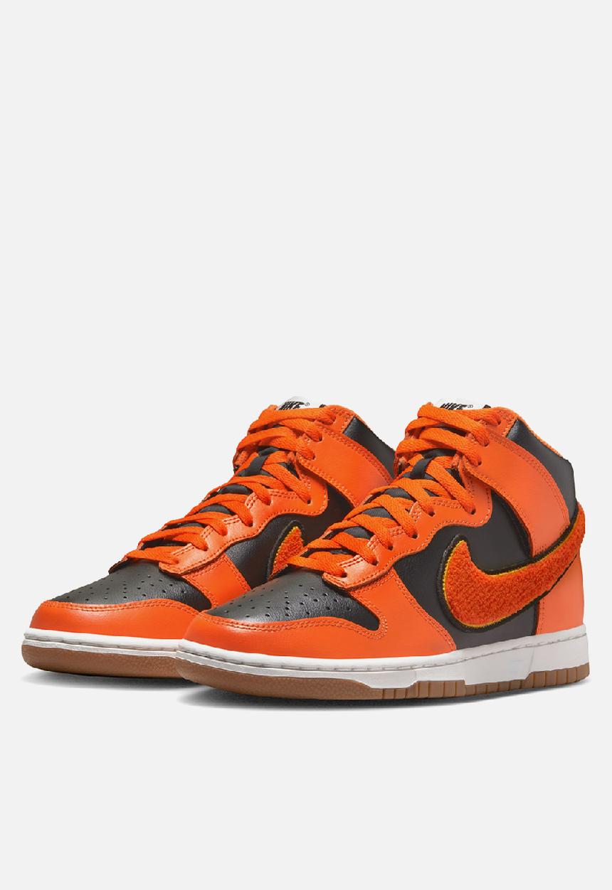 Nike - Dunk High Retro