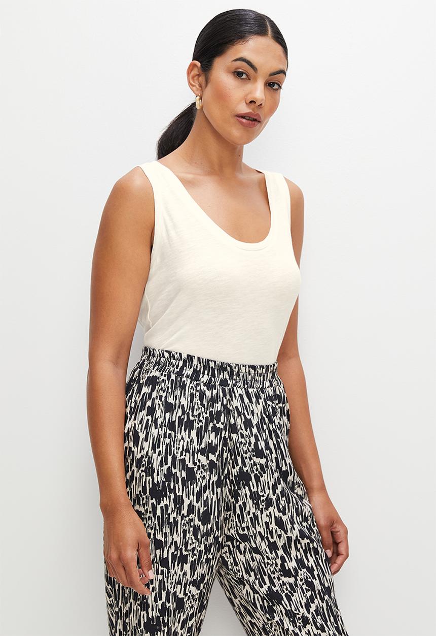 edit - Scoopneck linen slub vest - milk