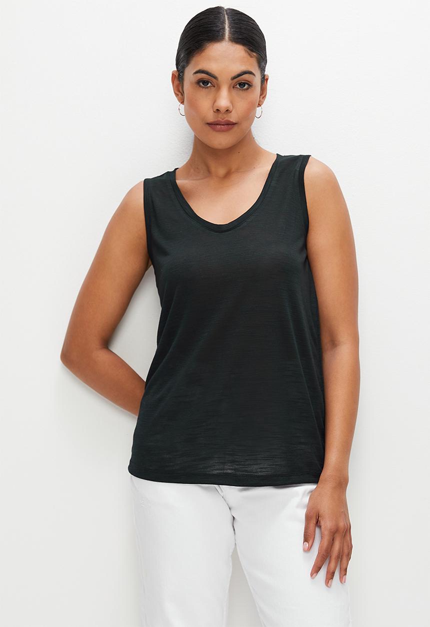 edit - Scoopneck linen slub vest - black