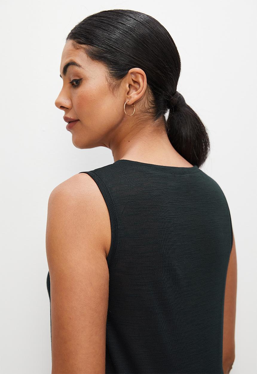 edit - Scoopneck linen slub vest - black
