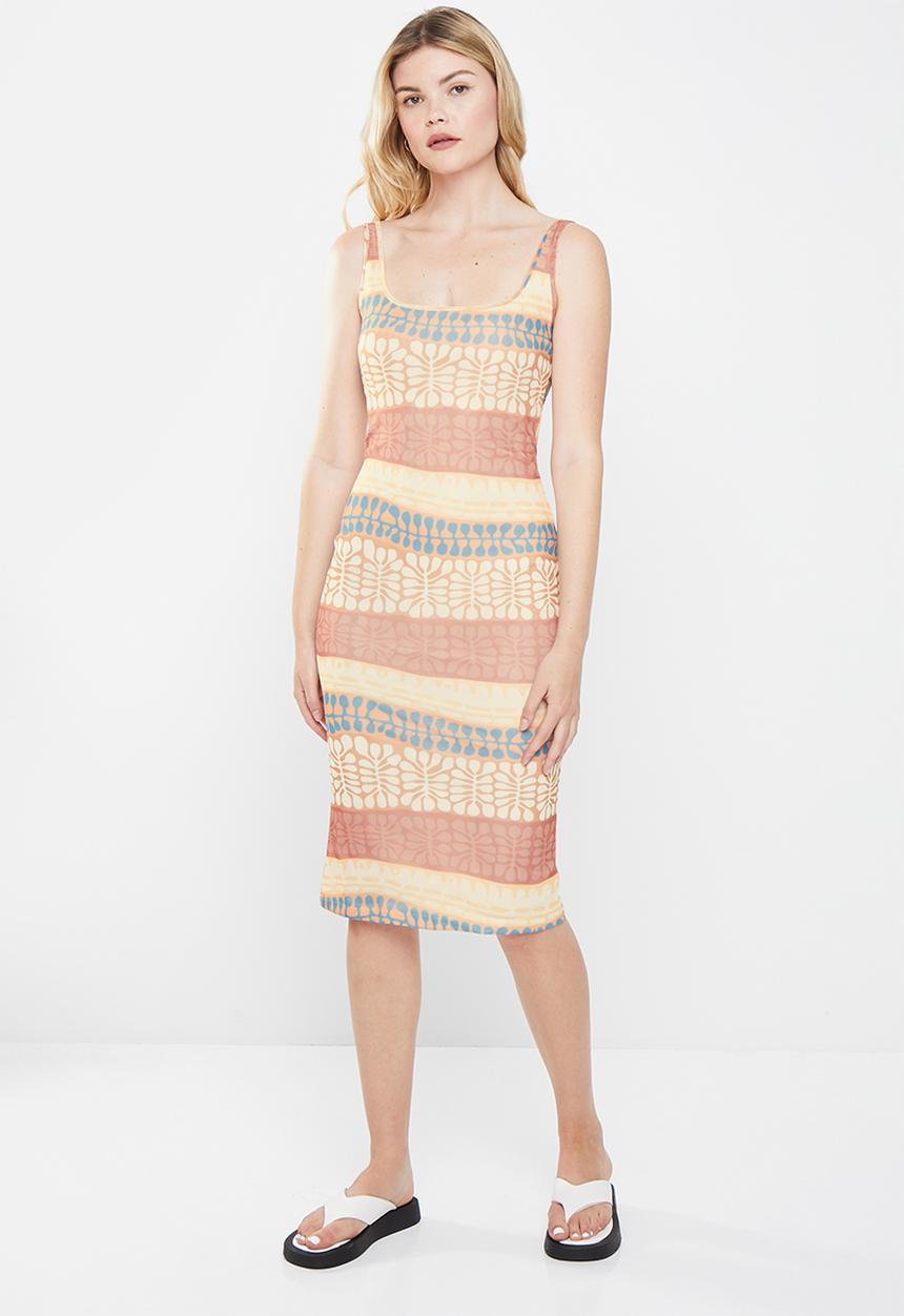 Glamorous - Ladies dress - desert landscape