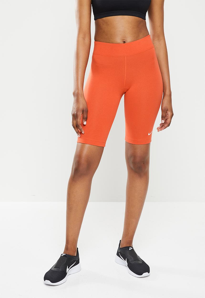 Nike - W nike sports wear essential mr biker short - mantra orange & white