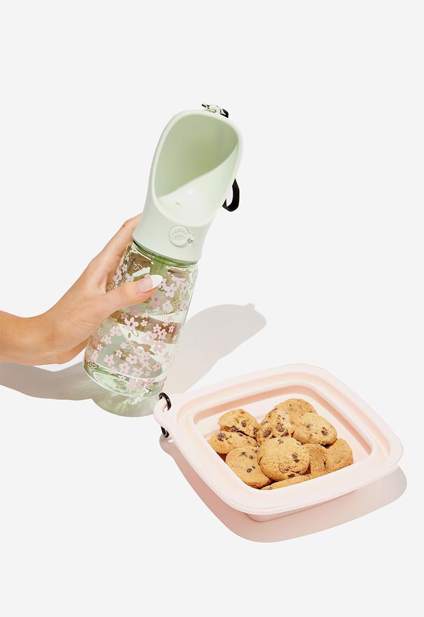 Typo - Dog on-the-go eat & drink set - messy ditsy spring mint & whisper pink