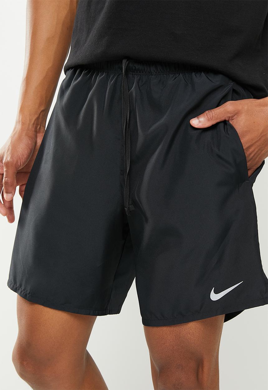 Nike - Challenger  2-in-1 running shorts - black
