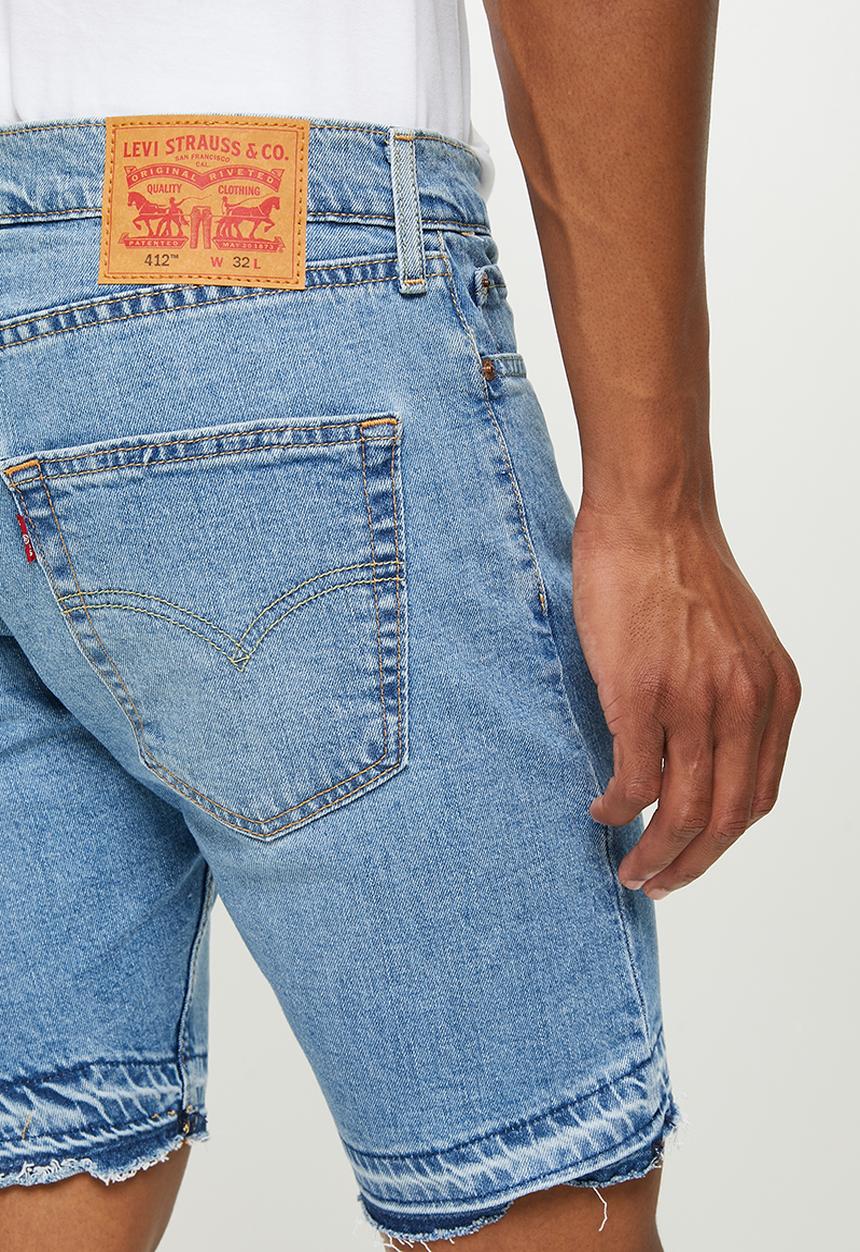 Levi’s® - 412 Slim short - light blue