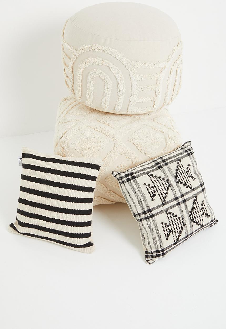 Sixth Floor - Nila woven cushion cover - black & white