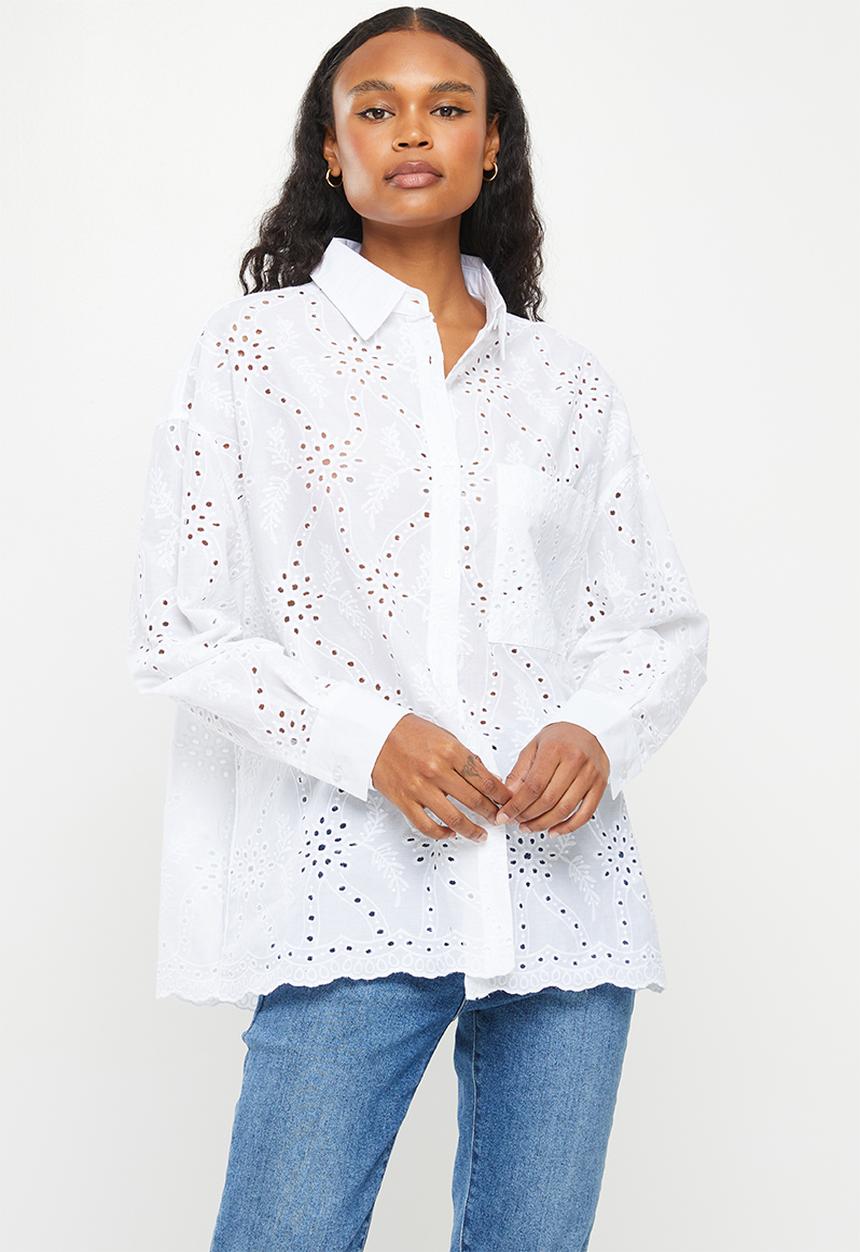 Me&B - Scalloped hem edge oversized shirt with pocket fully embroidered - white