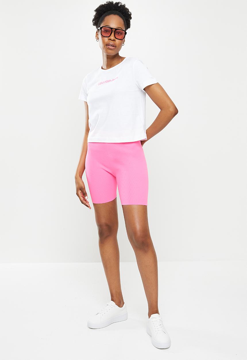 Calvin Klein - Shrunken institutional baby tee - bright white/pink print
