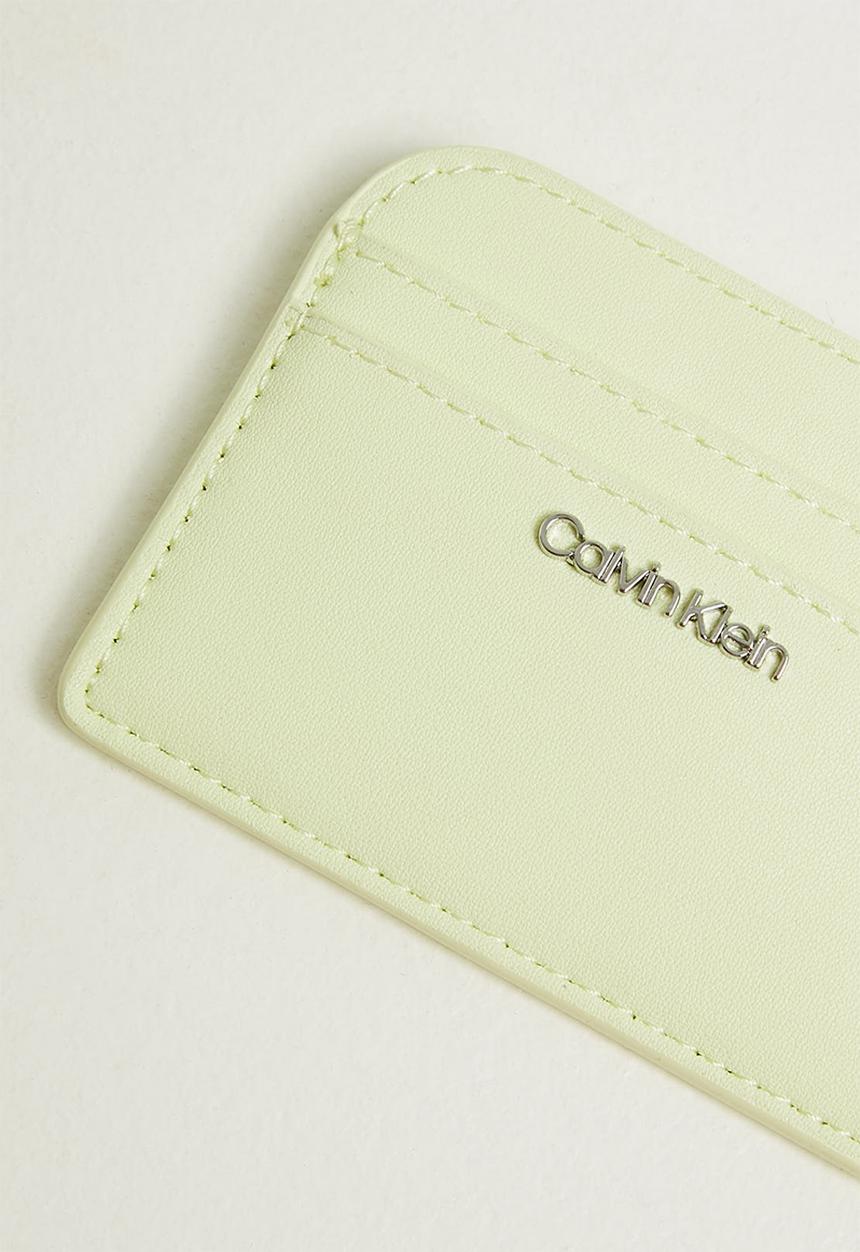 Calvin Klein - Ck must dome cardholder - soft lime
