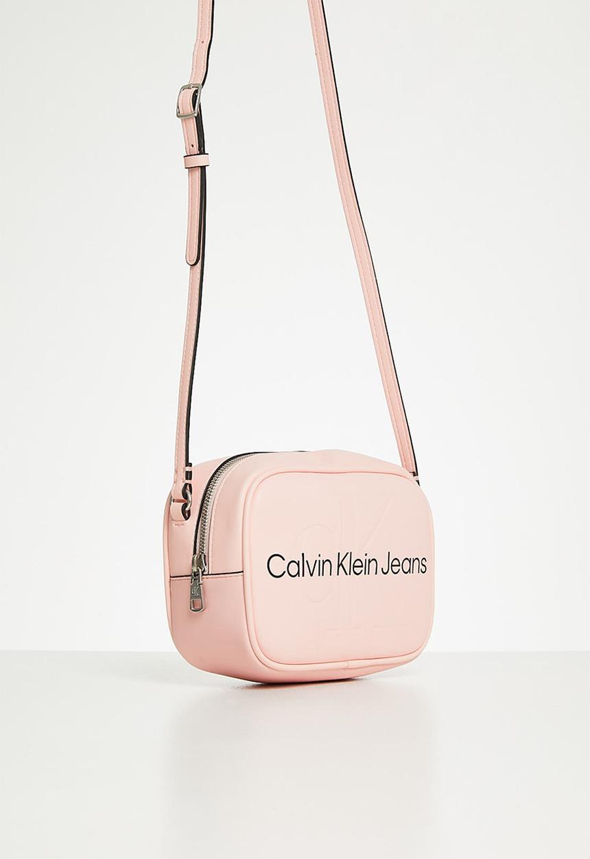 Calvin Klein - Sculpted camera bag mono - pink blush