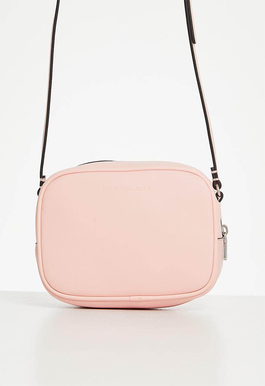 Calvin Klein - Sculpted camera bag mono - pink blush