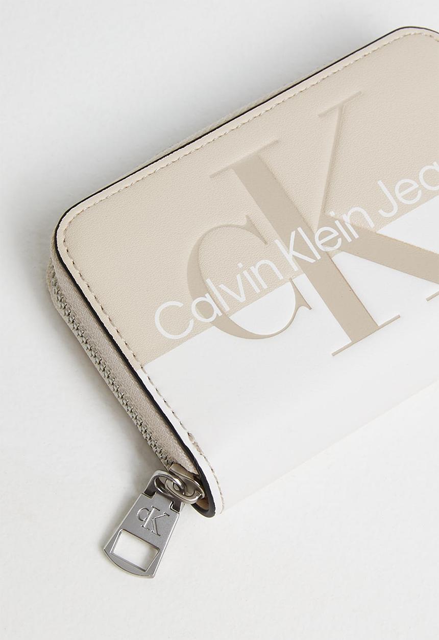 Calvin Klein - Sculpted med zip around hero - tuscan beige & white