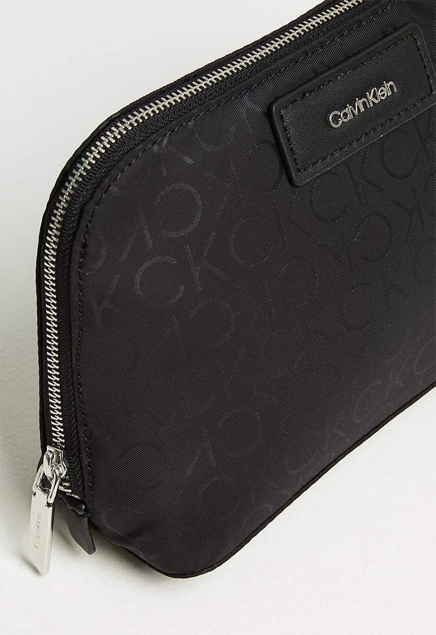 Calvin Klein - Ck must nylon washbag - black mono