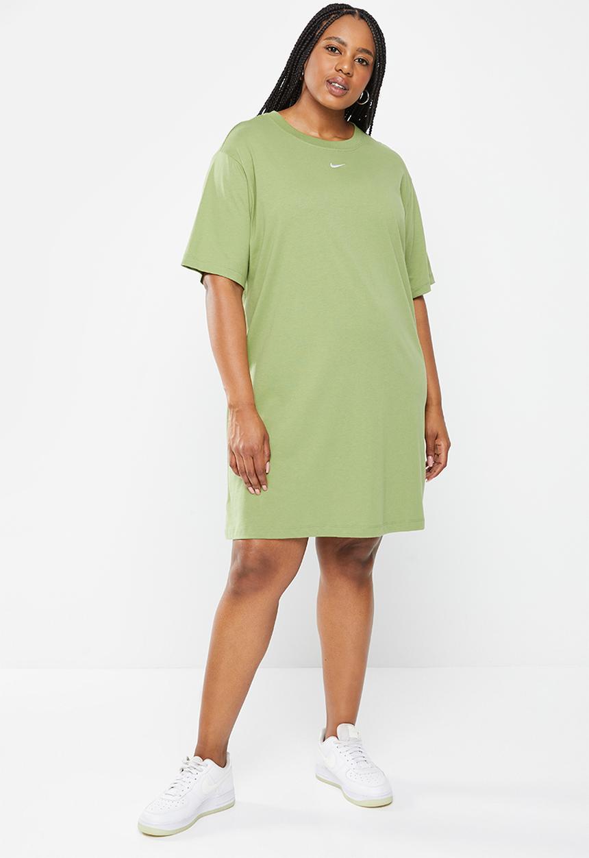 Nike - Plus w nsw essential short sleeve dress - alligator & white