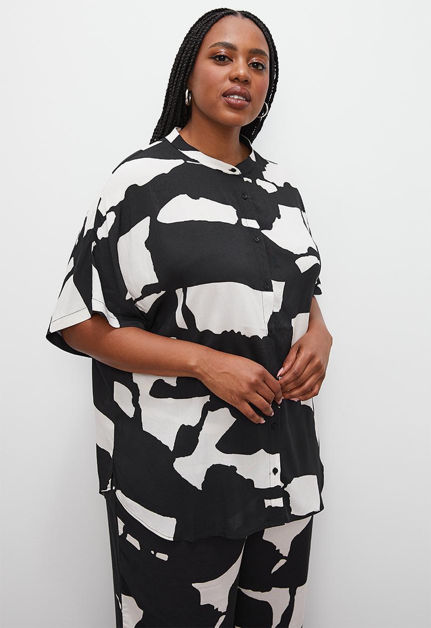 Superbalist - Co-ord relaxed printed shirt - bold cutout