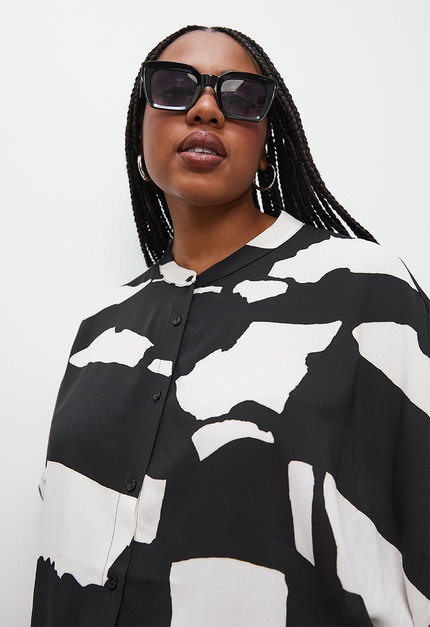 Superbalist - Co-ord relaxed printed shirt - bold cutout