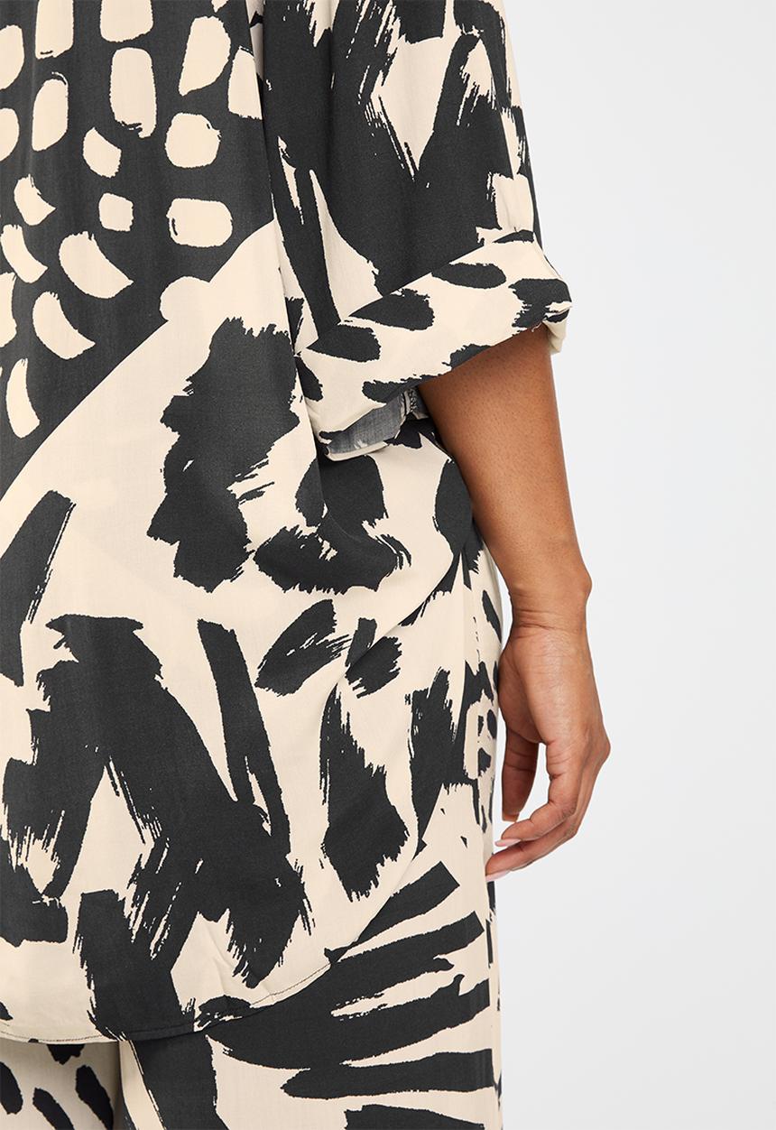 Me&B - Plus digital printed oversized shirt - stone 