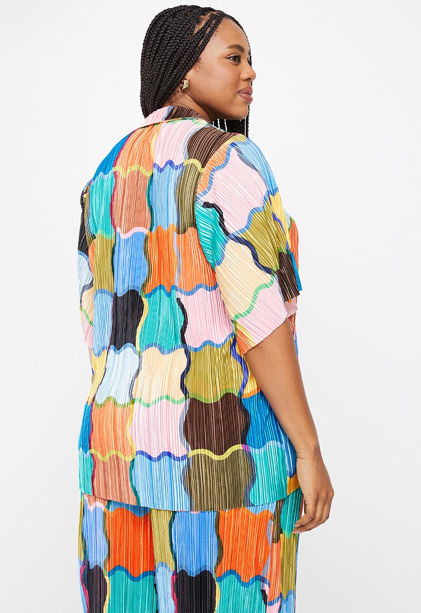 Me&B - Plus loop button longer length shirt - multi