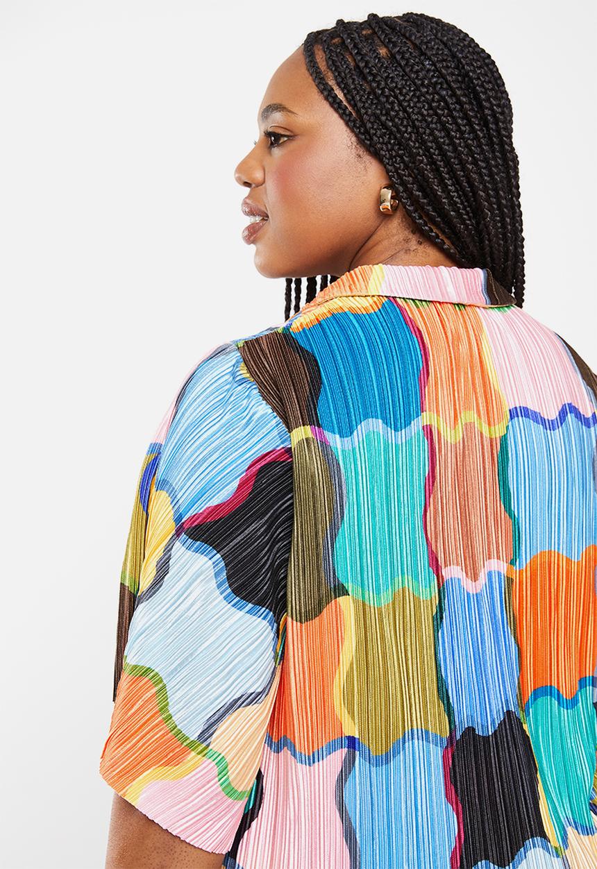 Me&B - Plus loop button longer length shirt - multi