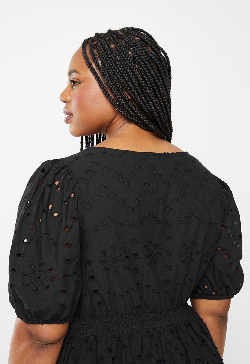 Me&B - Plus lace embroidered empire cut dress - black