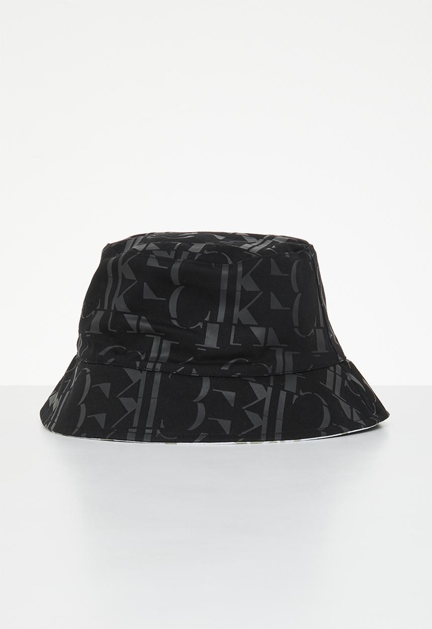 Calvin Klein - Sleek rev bucket hat aol - black & white 