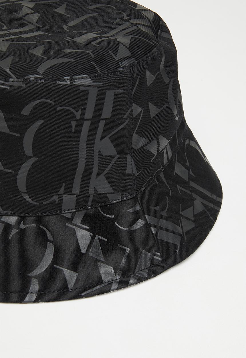 Calvin Klein - Sleek rev bucket hat aol - black & white 