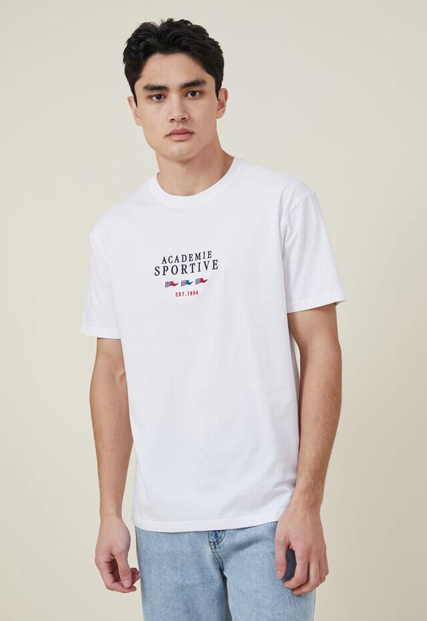 Cotton On - Loose fit classic T-shirt - white/academie sportive flags