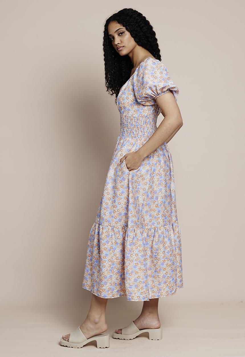 Me&B - Shirring curved band dress with pockets - blues floral ditsy