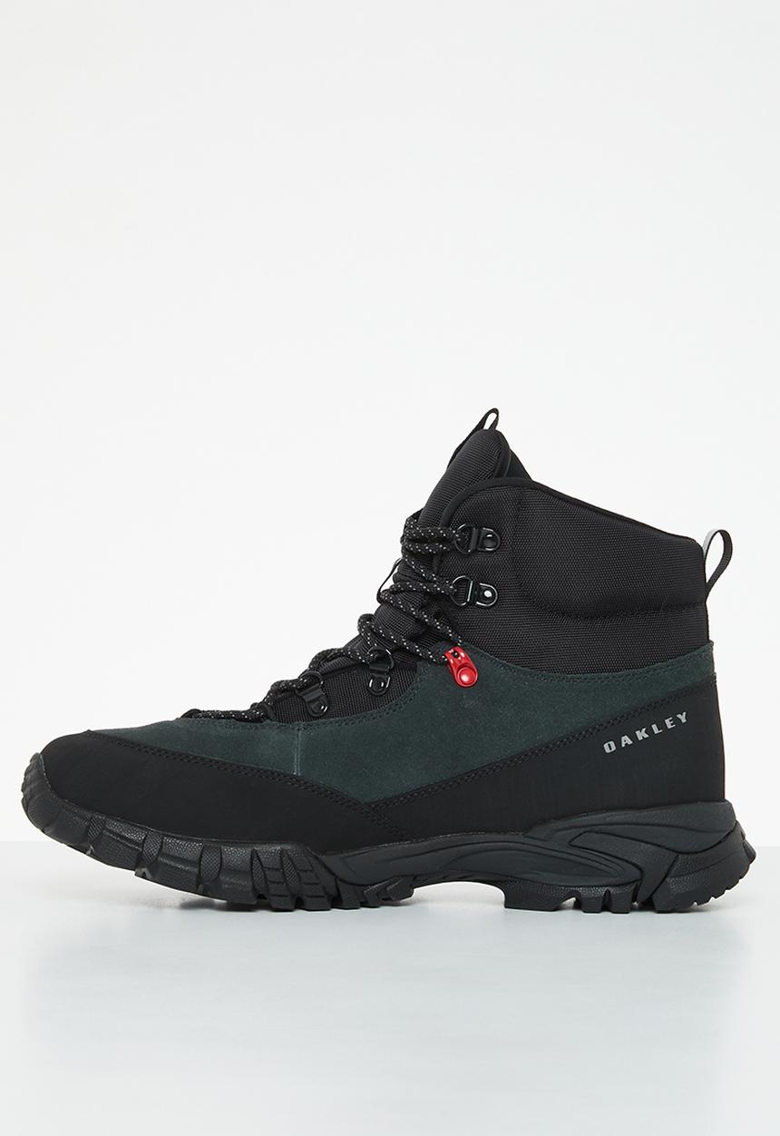 Oakley - Traverse boot - triple black