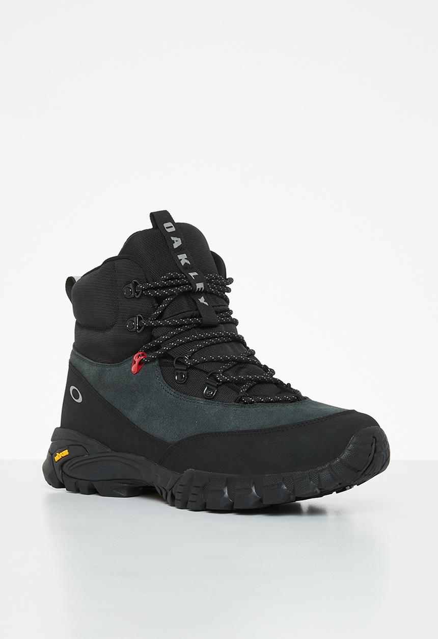 Oakley - Traverse boot - triple black
