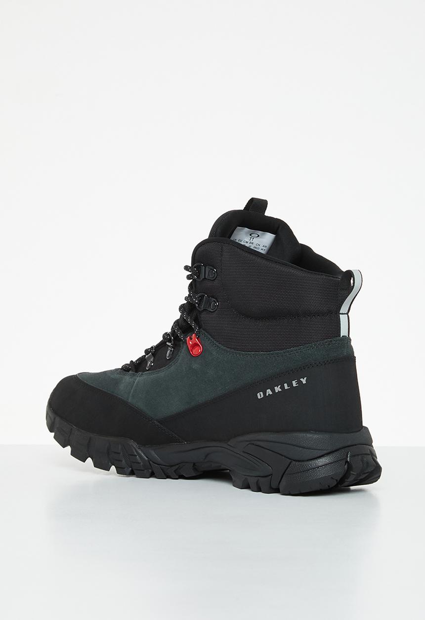 Oakley - Traverse boot - triple black