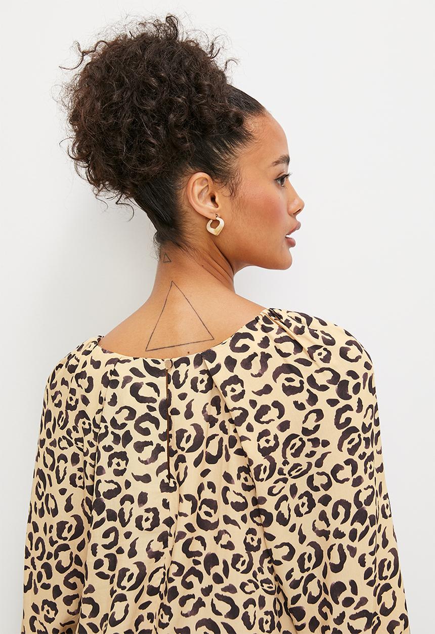 edit - Puff sleeve pleat detail blouse - beige & brown 