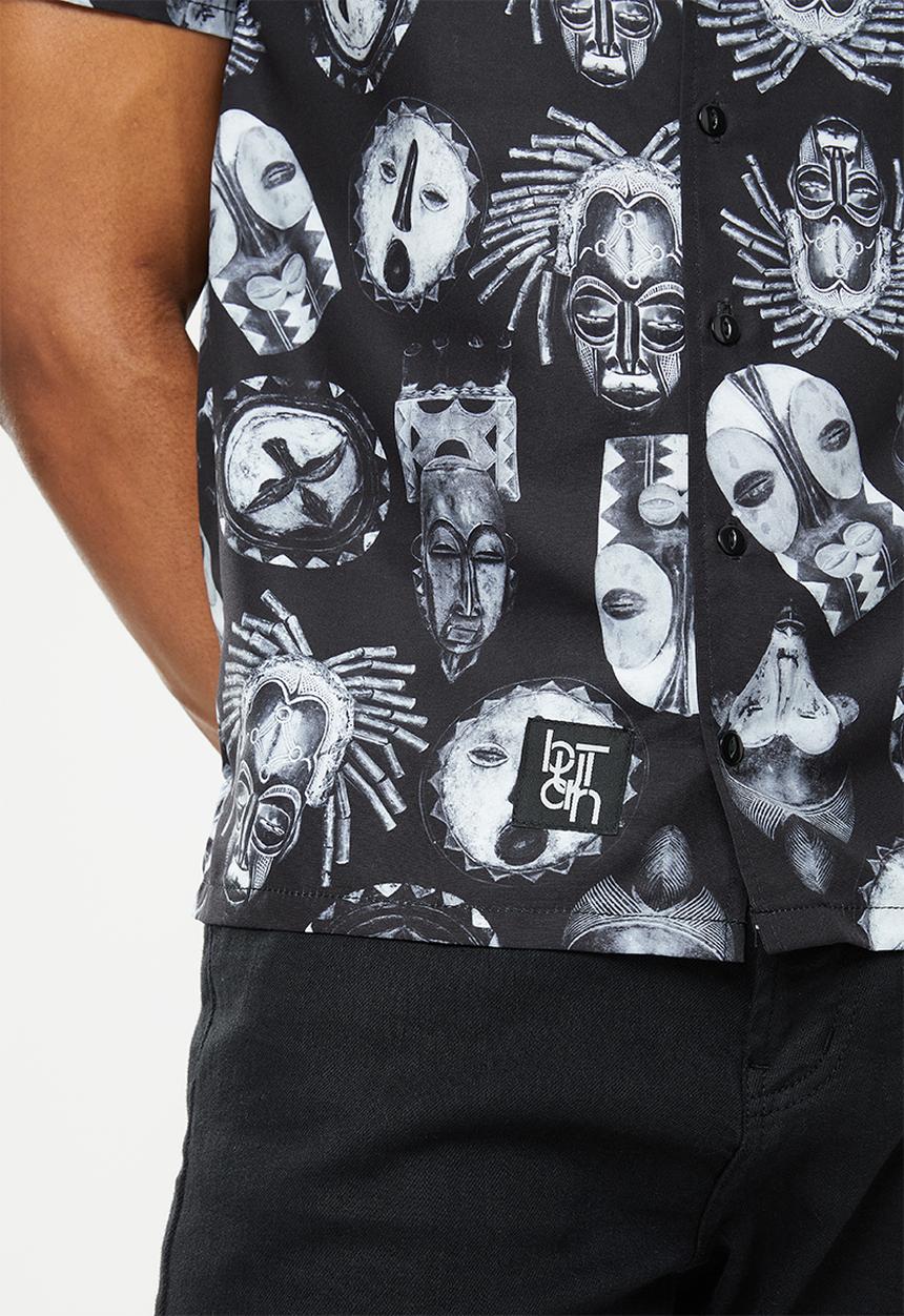 Butan - Aluta mask - rituals - short sleeve shirt - black