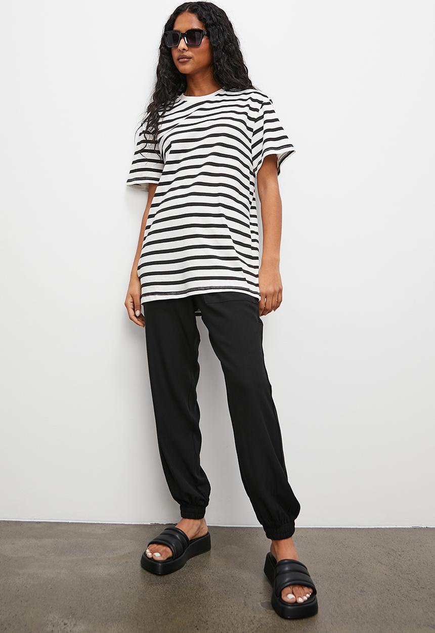 Superbalist - Basic crew easy fit stripe - black & ecru stripe