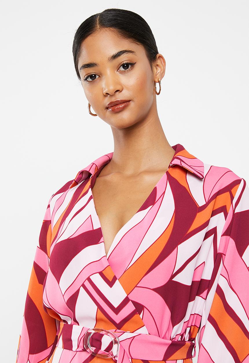SISSY BOY - Trust your process: layered dress with belt - cerise pink & orange