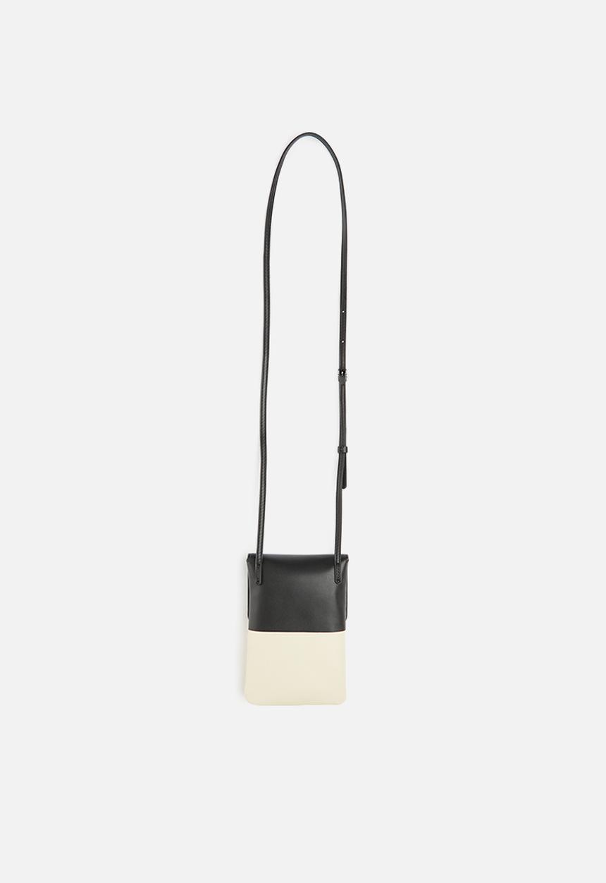 Calvin Klein - Sculpted phone crossbody hero - black & white