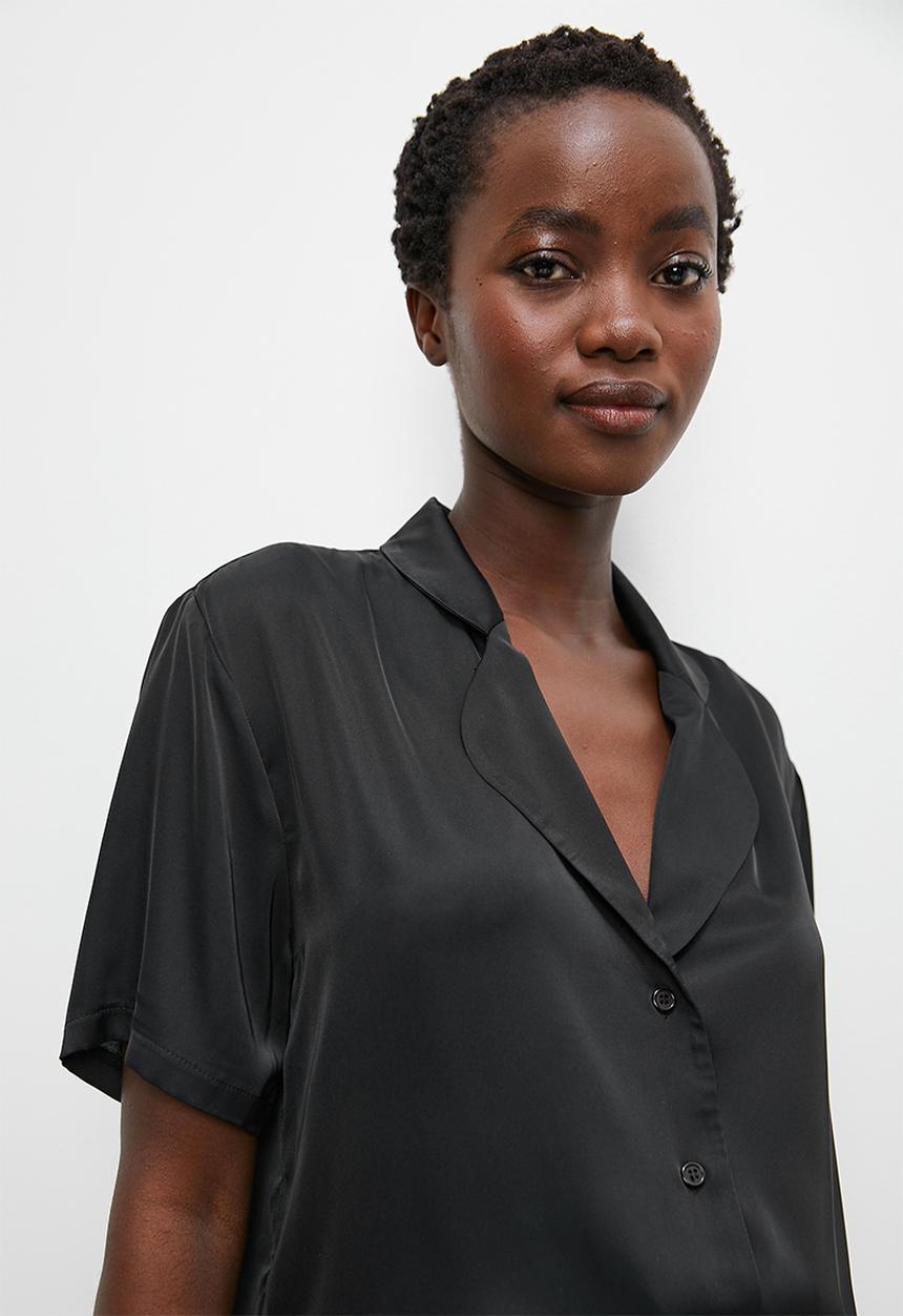 Superbalist - Sleep shirt & shorts set - black