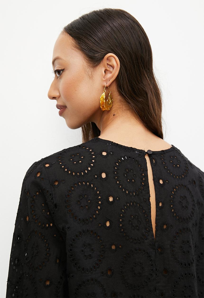 Superbalist - Round neck openwork shell - black