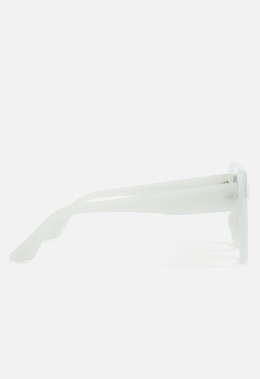 Superbalist - Katie cateye sunglasses - white