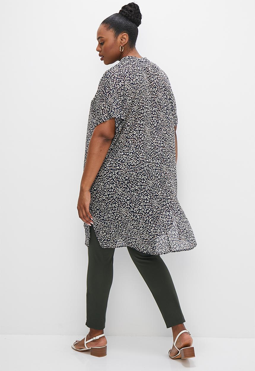 edit Plus - Short sleeve longline notch neck blouse - print