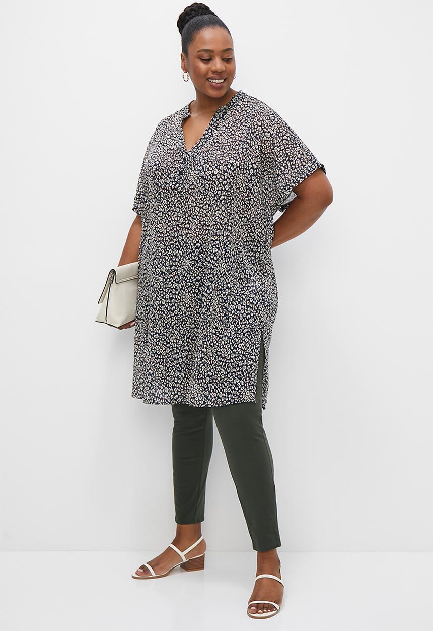edit Plus - Short sleeve longline notch neck blouse - print