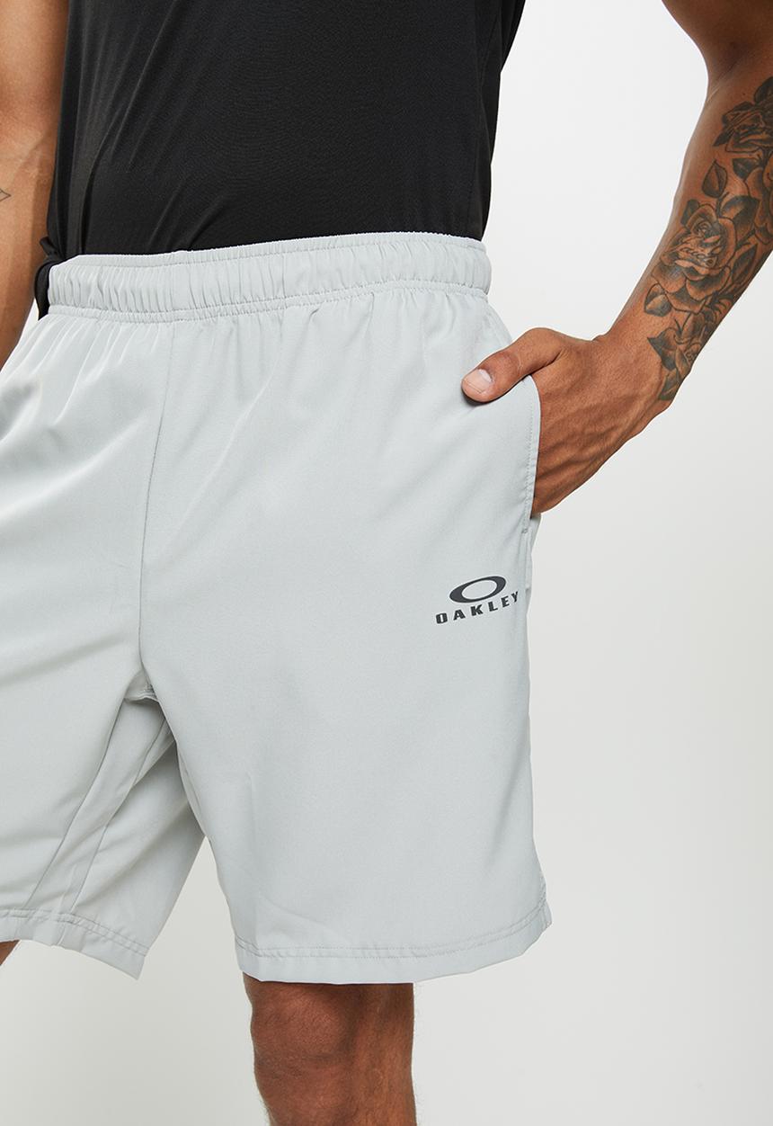 Oakley - Foundational 7 short 2.0 - stone grey