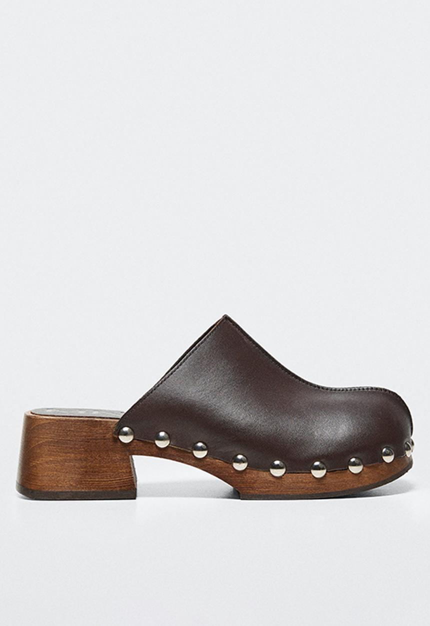 MANGO - Zueco leather studded clog - dark brown