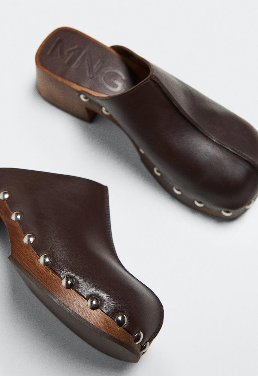 MANGO - Zueco leather studded clog - dark brown