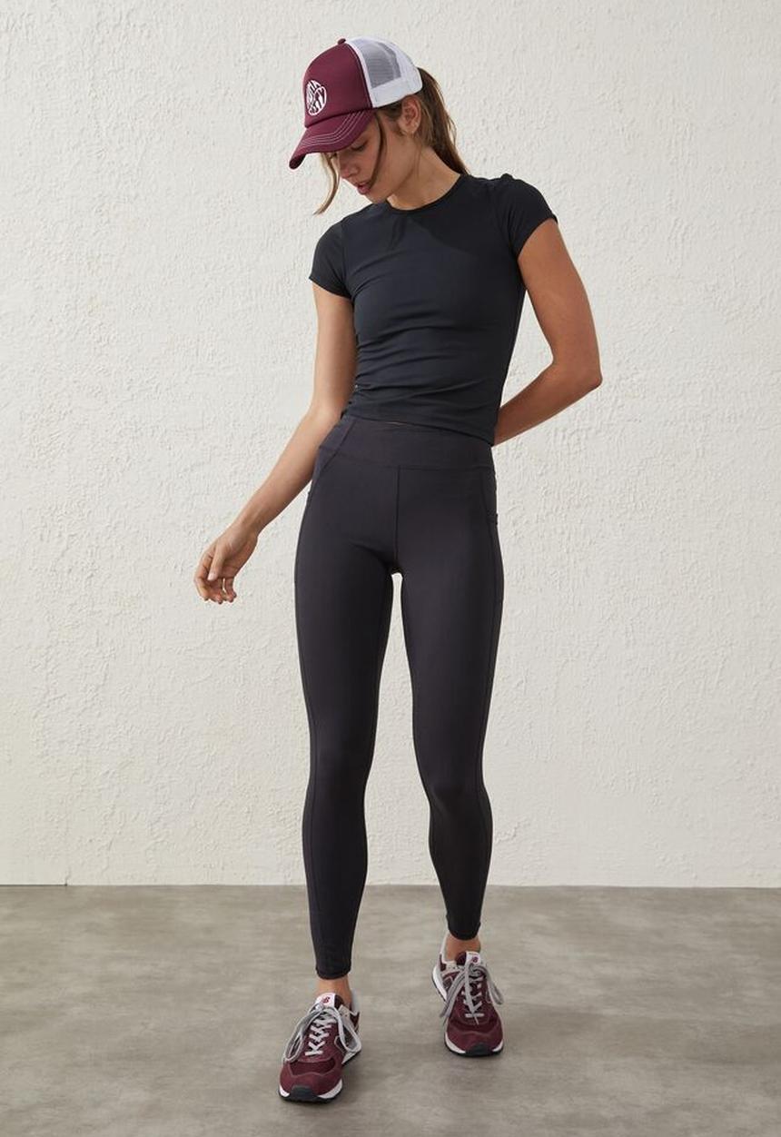 Cotton On - Ultra soft fitted tshirt - black