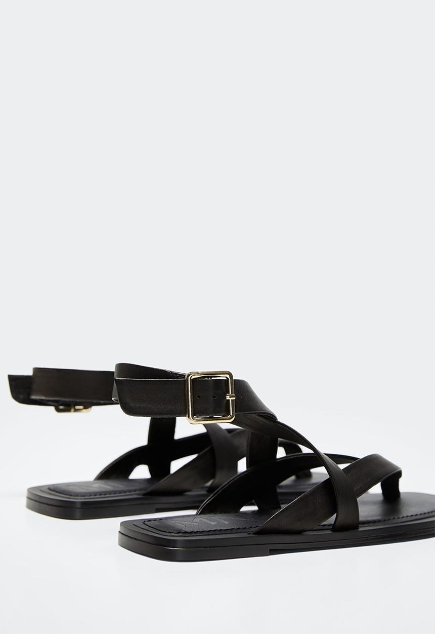 MANGO - Empty leather straps sandal - black