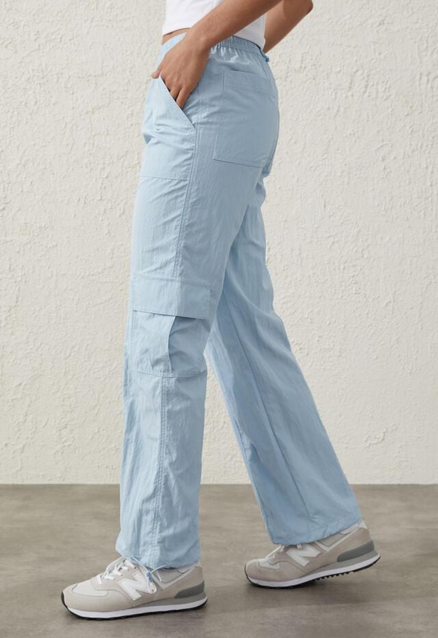 Cotton On - Parachute cargo pant - silky blue