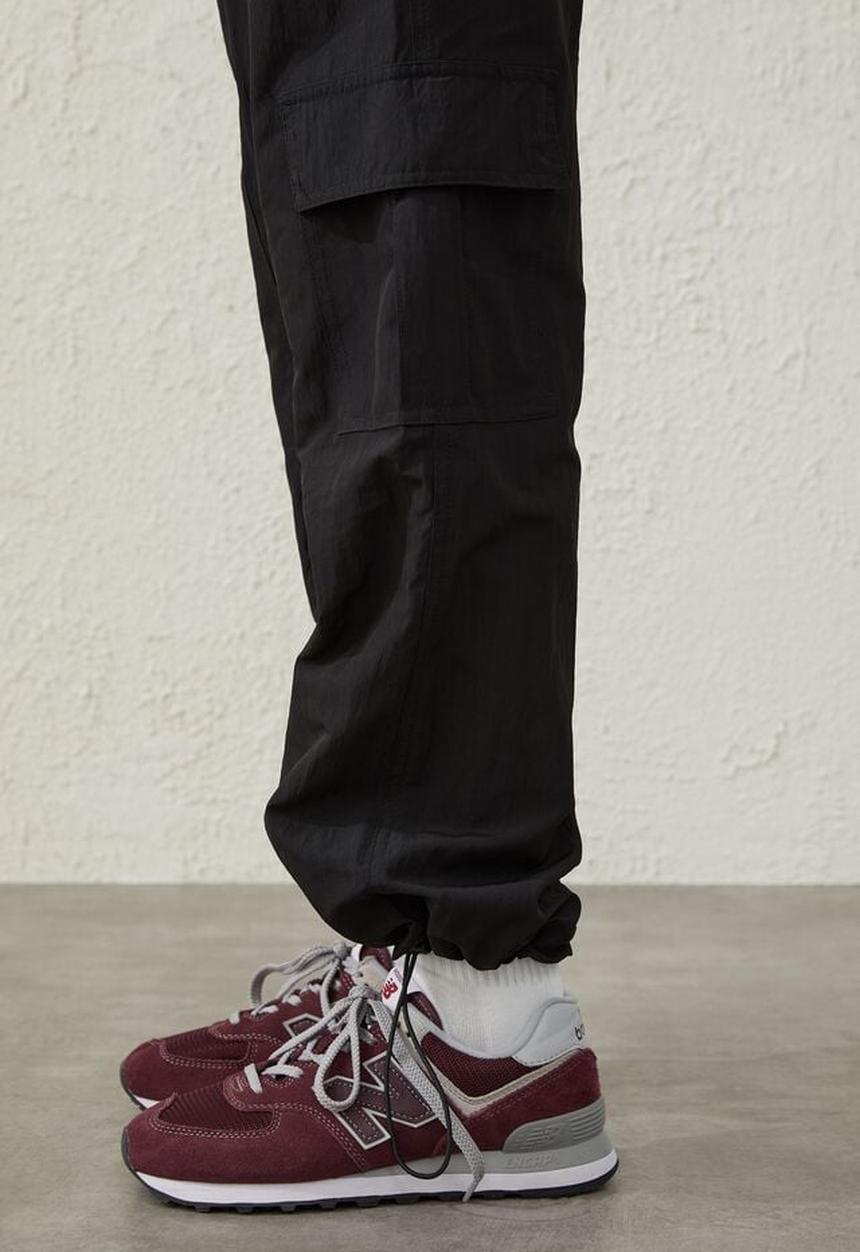 Cotton On - Parachute cargo pant - black