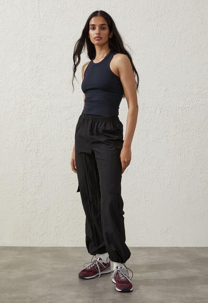 Cotton On - Parachute cargo pant - black